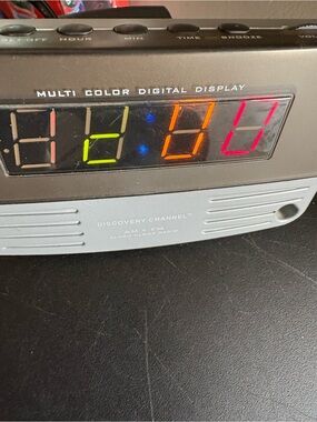 Discover Channel Multi-Color Digital Display AM/FM Alarm Clock Radio - Gray-Test